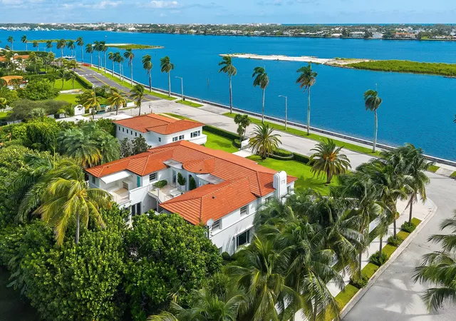 Photo 1 of Mansion for sale at 2631 S Flagler Dr, West Palm Beach, FL 33405 | MLS# B26084935 | Listing updated on 2026-10-07