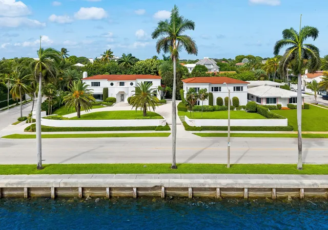 Photo 2 of Mansion for sale at 2631 S Flagler Dr, West Palm Beach, FL 33405 | MLS# B26084935 | Listing updated on 2026-10-07