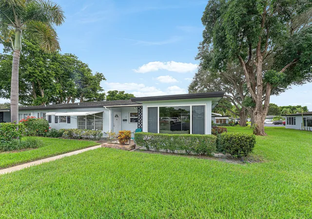 Photo 1 of House for sale at 572 High Point Dr #D, Delray Beach, FL 33445 | MLS# B26084949 | Listing updated on 2026-10-10