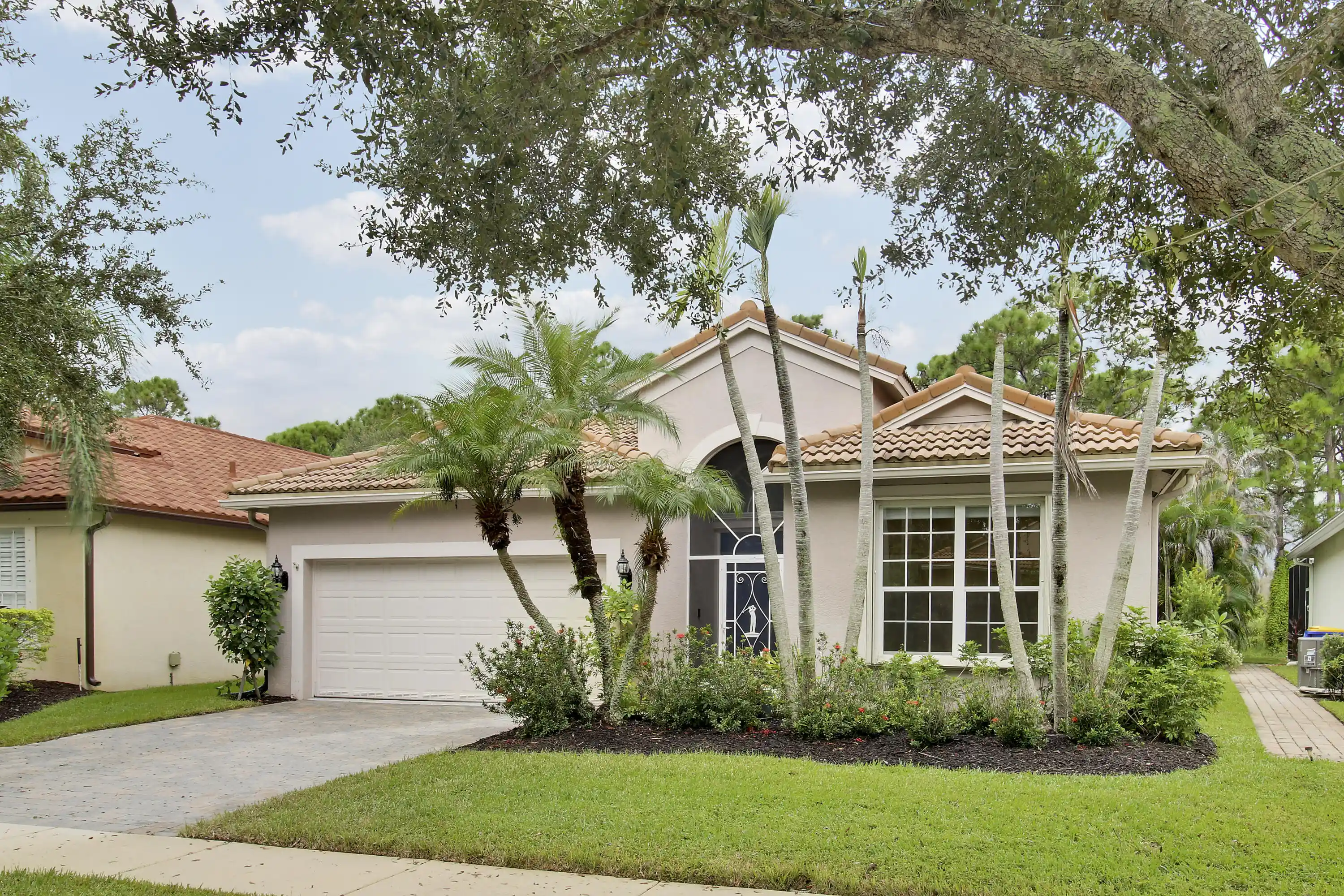 Single family home for sale at 6815 SE Twin Oaks Cir, Stuart, FL 34997 | MLS# B26084980