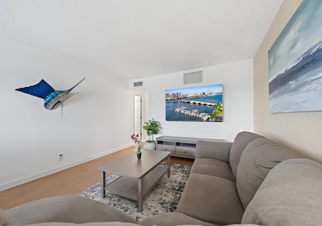 Photo 4 of Condo for sale at 2381 Sunset Ave #306, Lake Worth Beach, FL 33461 | MLS# B26084996 | Listing updated on 2026-10-06