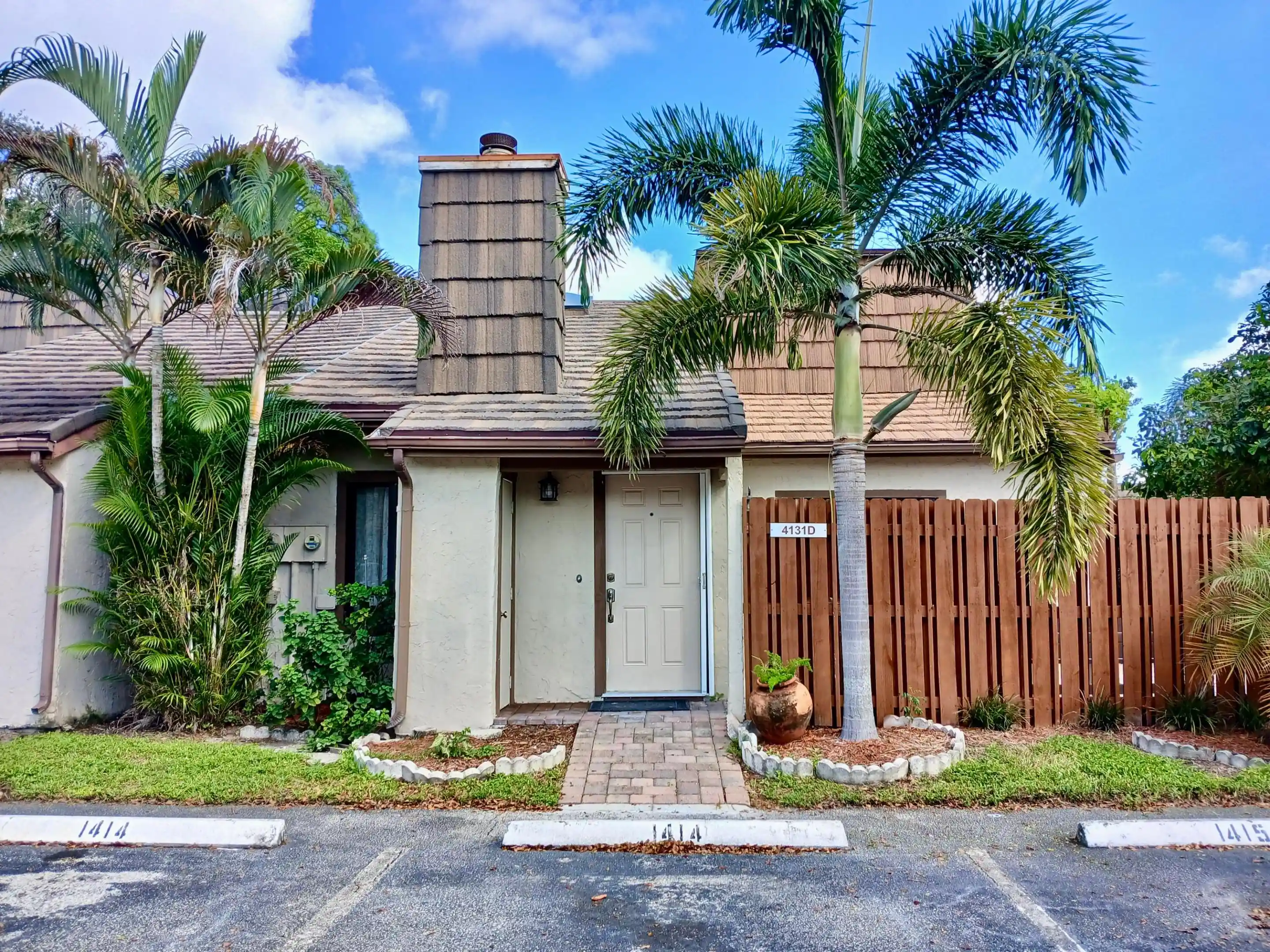Photo 1 of Sale Pending at 4131 Palm Bay Cir #D, West Palm Beach, FL 33406 | MLS# B26085071 | Listing updated on 2026-10-28