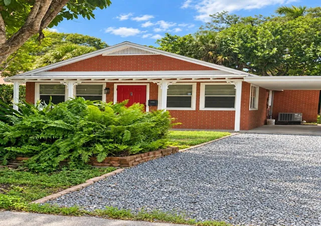 Single family home for sale at 315 SW 9th Avenue, Fort Lauderdale, FL 33312 | MLS# B26085080