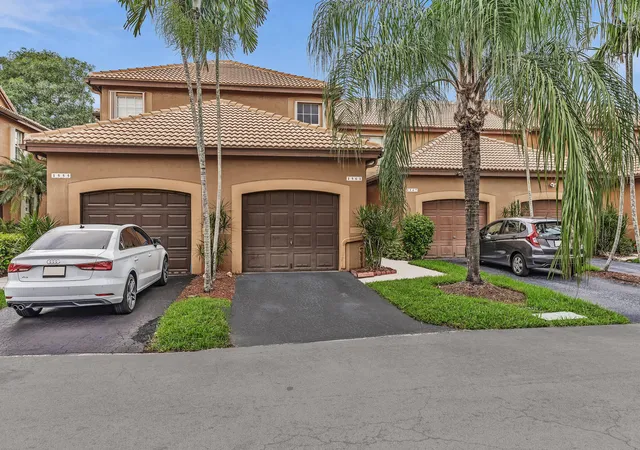 Photo 2 of Townhouse for sale at 1561 Barcelona Way, Weston, FL 33327 | MLS# B26085081 | Listing updated on 2026-10-08