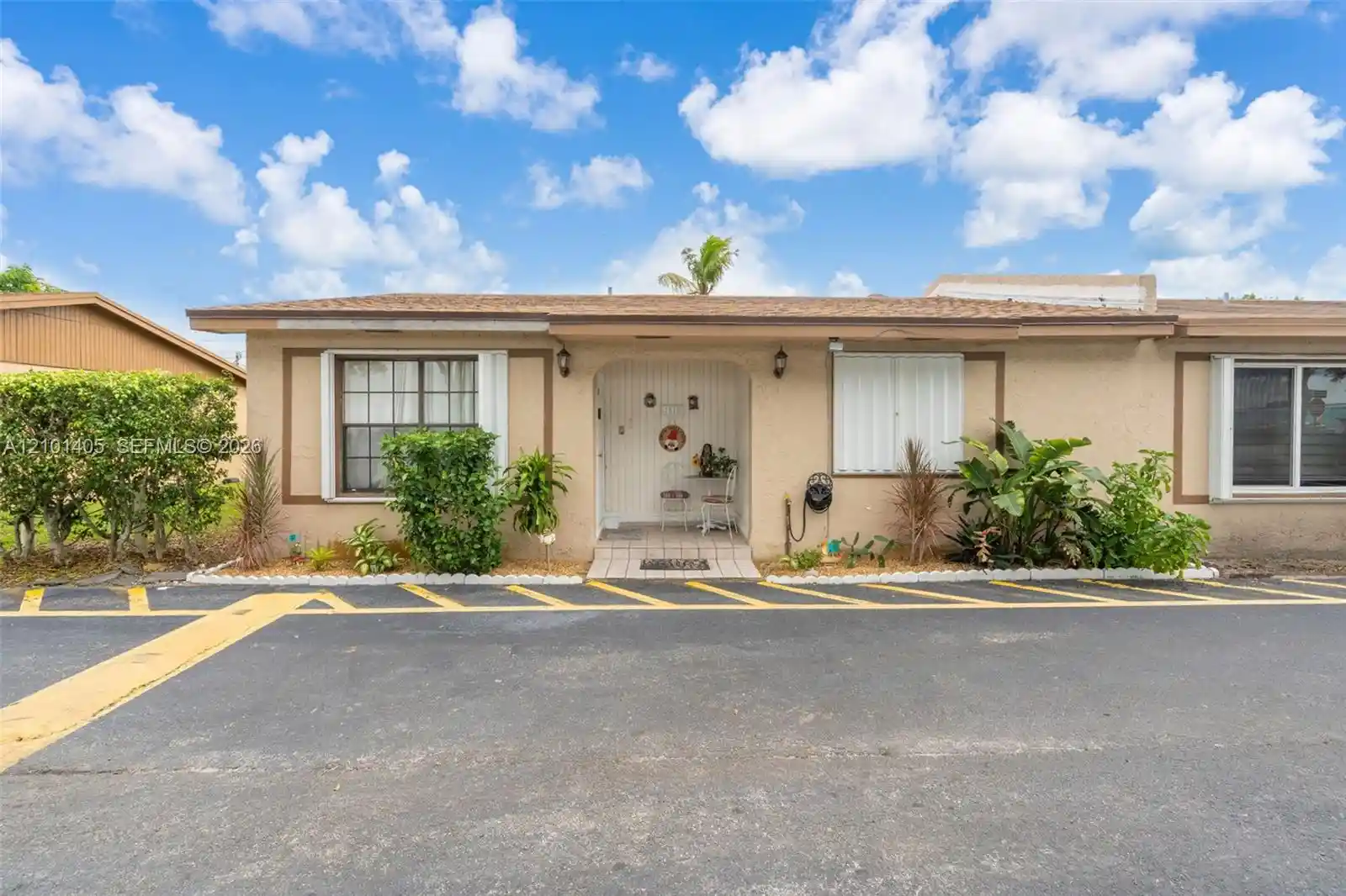 Photo 1 of Single family home for sale at 7810 Pembroke Rd, Miramar, FL 33023 | MLS# A12101405 | Listing updated on 2026-10-16