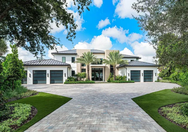 Single family home for sale at 2961 NE 27th Avenue, Lighthouse Point, FL 33064 | MLS# B26085133