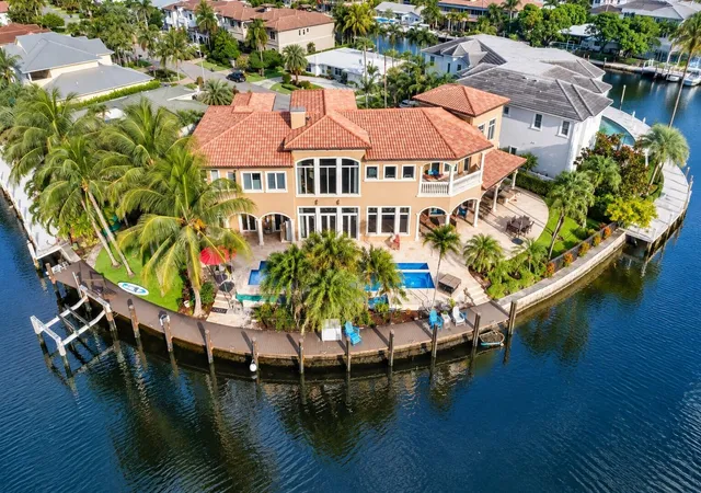 Photo 3 of Mansion for sale at 2311 Ne 35th Street, Lighthouse Point, FL 33064 | MLS# B26085195 | Listing updated on 2026-10-10