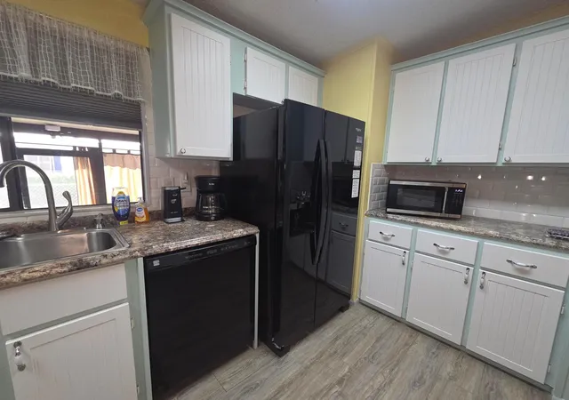 Photo 3 of Manufactured home for sale at 7701 Se Shenandoah Dr, Hobe Sound, FL 33455 | MLS# B26085202 | Listing updated on 2026-10-07