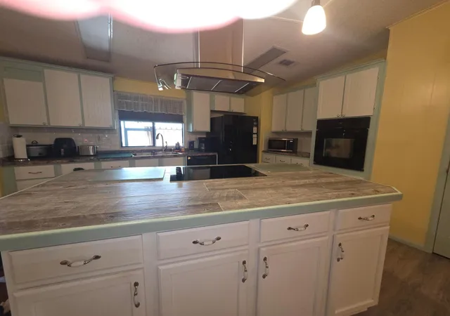 Photo 4 of Manufactured home for sale at 7701 SE Shenandoah Dr, Hobe Sound, FL 33455 | MLS# B26085202 | Listing updated on 2026-10-07