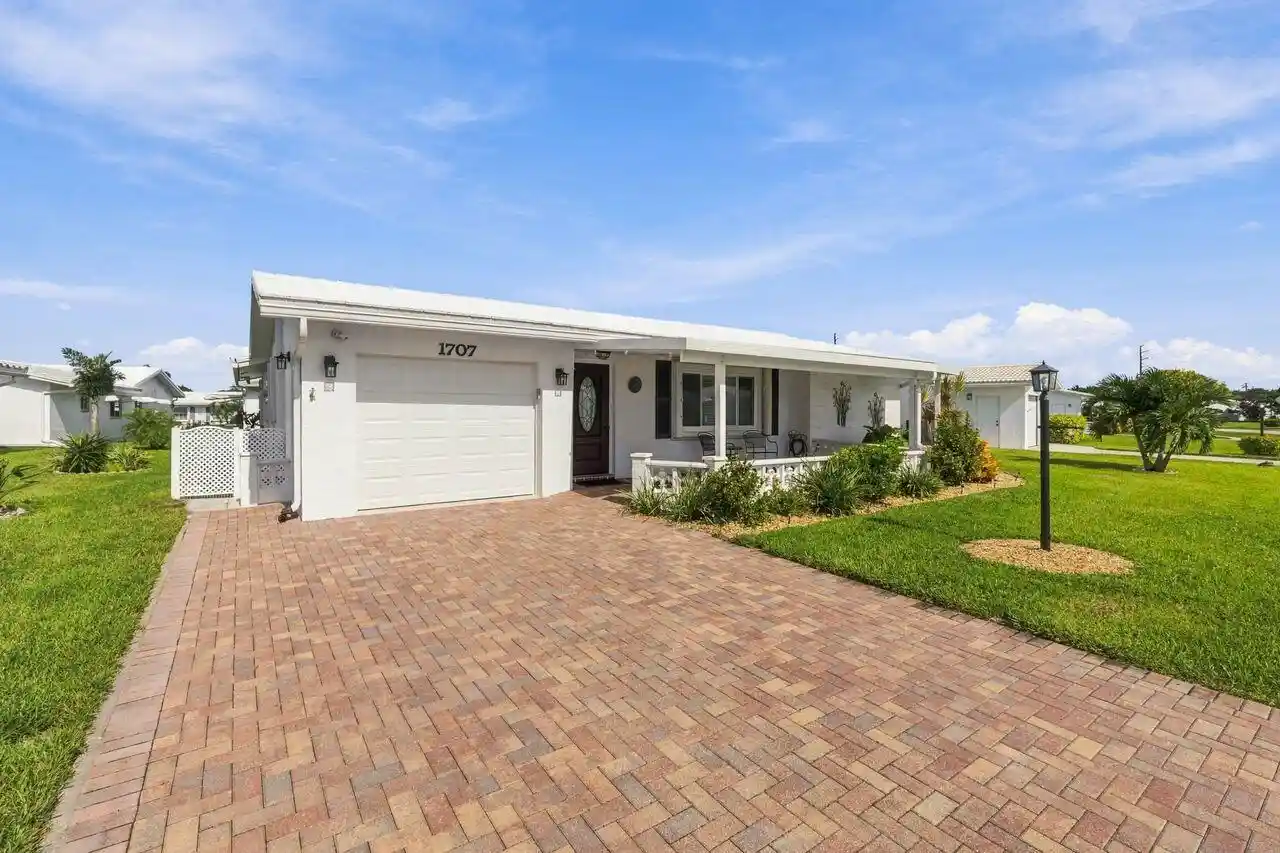 Photo 1 of Single family home for sale at 1707 Sw 18th Street, Boynton Beach, FL 33426 | MLS# B26085216 | Listing updated on 2026-10-27