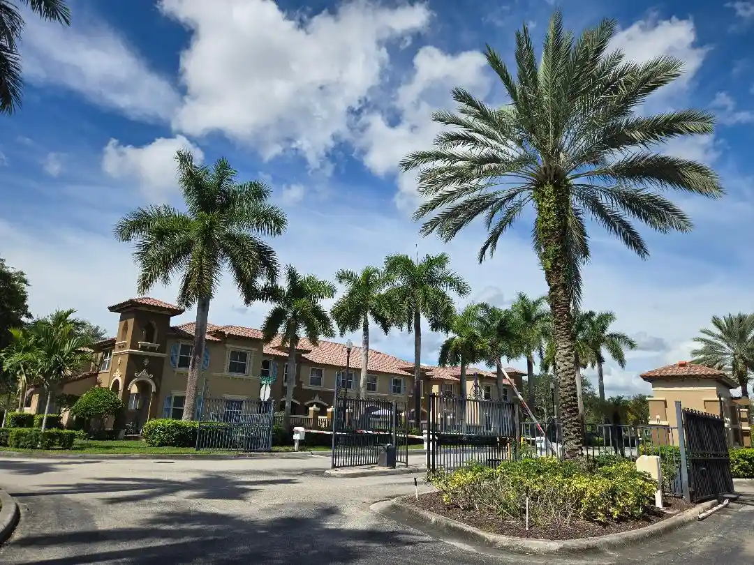 Listing Photo 1 - Condo for sale in 6515 Diamond Springs Ter located at 6515 Diamond Springs Ter, West Palm Beach, FL 33411 - Unit #2409
