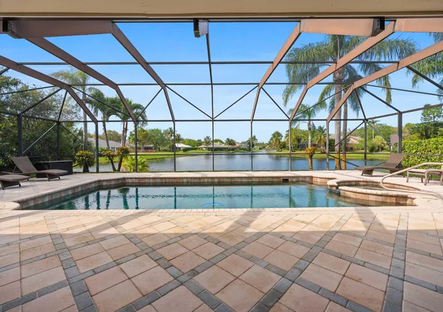 Photo 3 of Sale Pending at 18289 Se Heritage Dr, Jupiter, FL 33469 | MLS# B26085454 | Listing updated on 2026-10-08