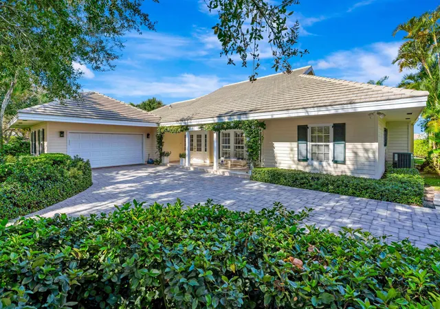 Photo 4 of Sale Pending at 18289 SE Heritage Dr, Jupiter, FL 33469 | MLS# B26085454 | Listing updated on 2026-10-08