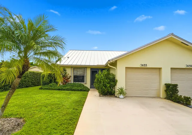 Photo 3 of Single family home for sale at 7655 Se Sugar Sand Cir, Hobe Sound, FL 33455 | MLS# B26085495 | Listing updated on 2026-10-10