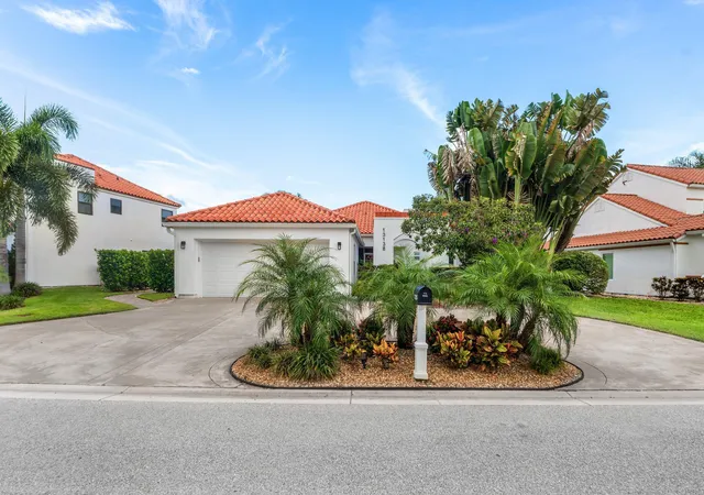 Single family home for sale at 13138 Touchstone Pl, Palm Beach Gardens, FL 33418 | MLS# B26085552