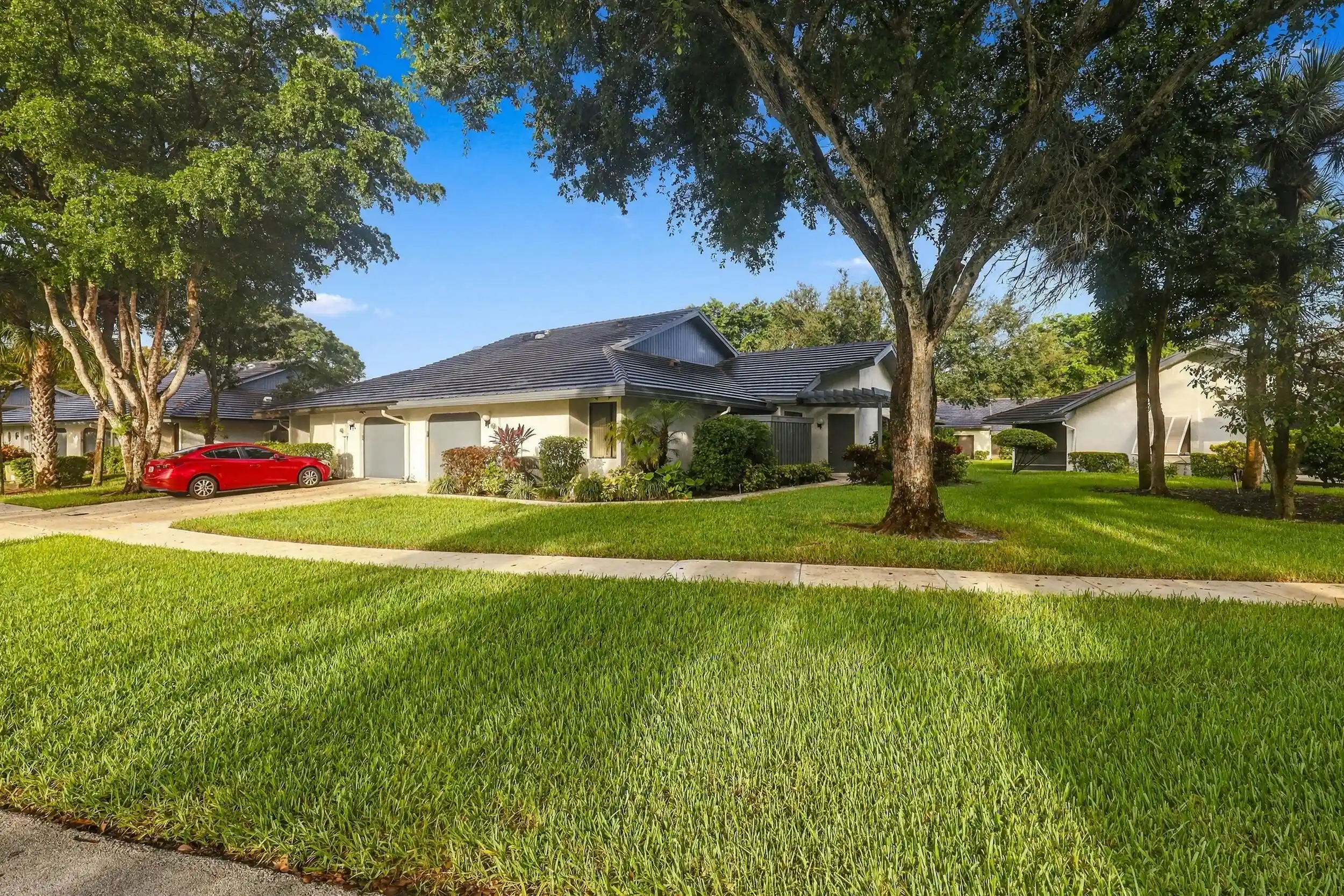 Photo 1 of Single family home for sale at 5086 Pine Dr, Boynton Beach, FL 33437 | MLS# B26085800 | Listing updated on 2026-10-22
