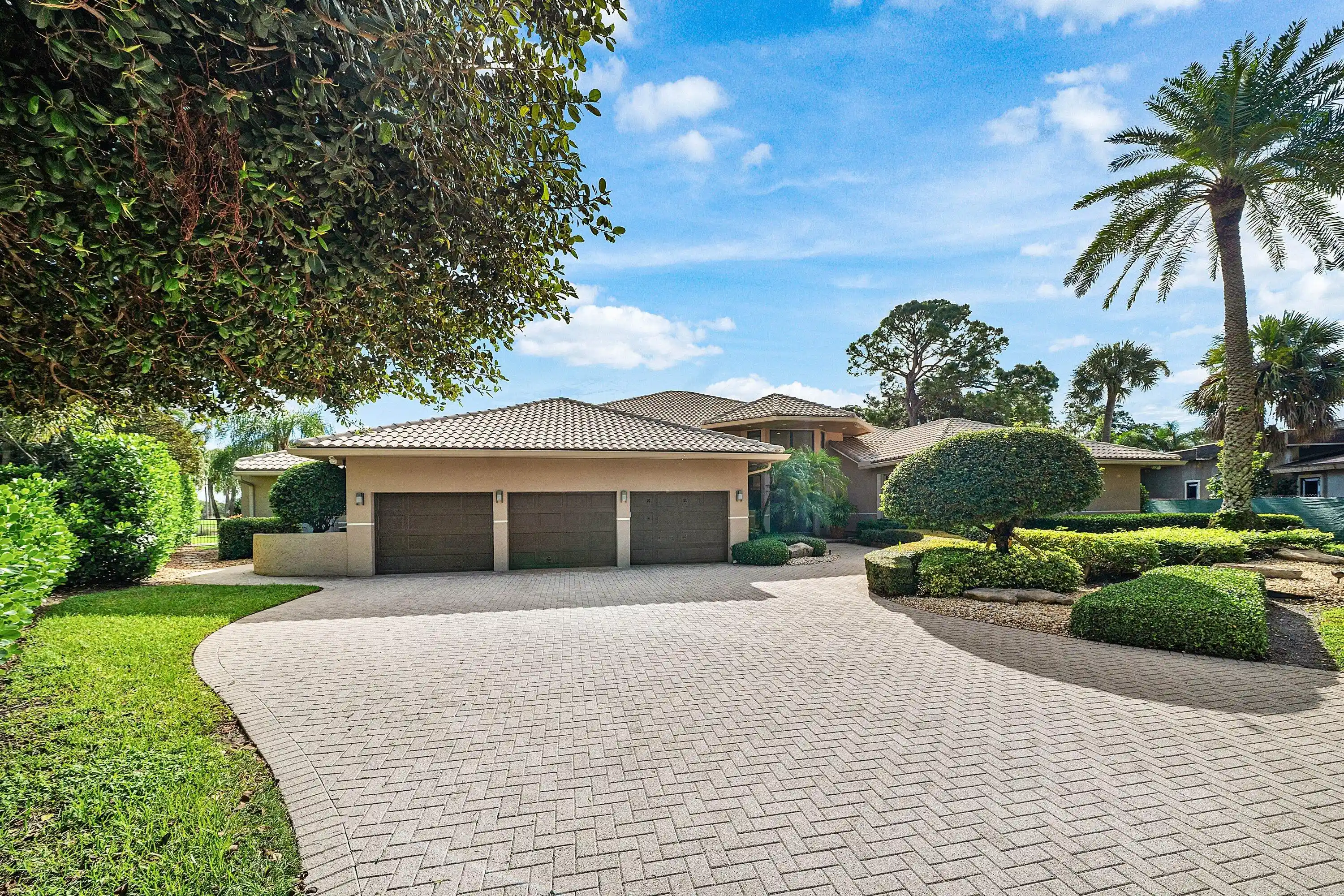 Photo 1 of Single family home for sale at 4364 Kasso Cir, Boca Raton, FL 33487 | MLS# B26086033 | Listing updated on 2026-10-26