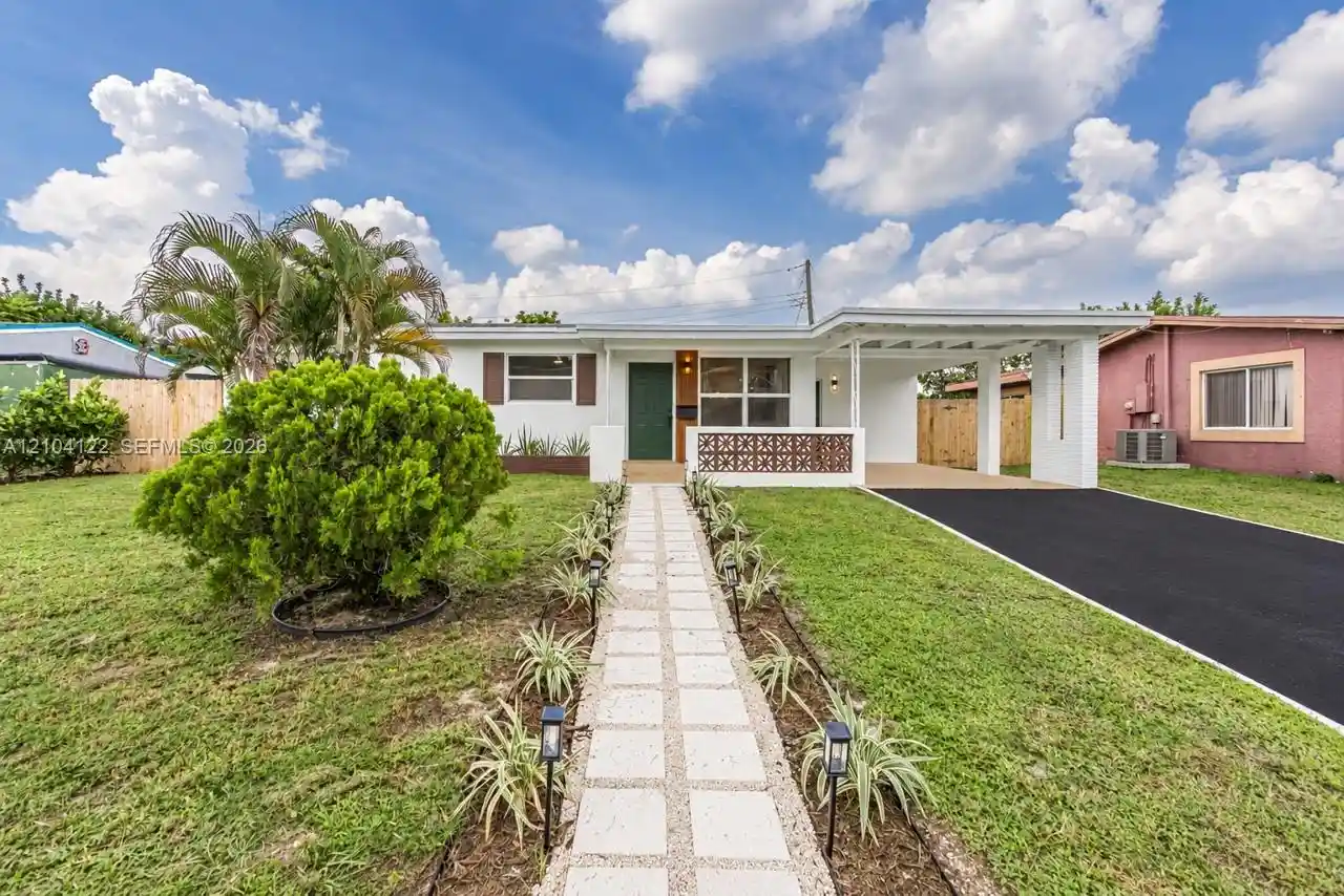 Single family home for sale at 471 SW 27th Terrace, Fort Lauderdale, FL 33312 | MLS# A12104122