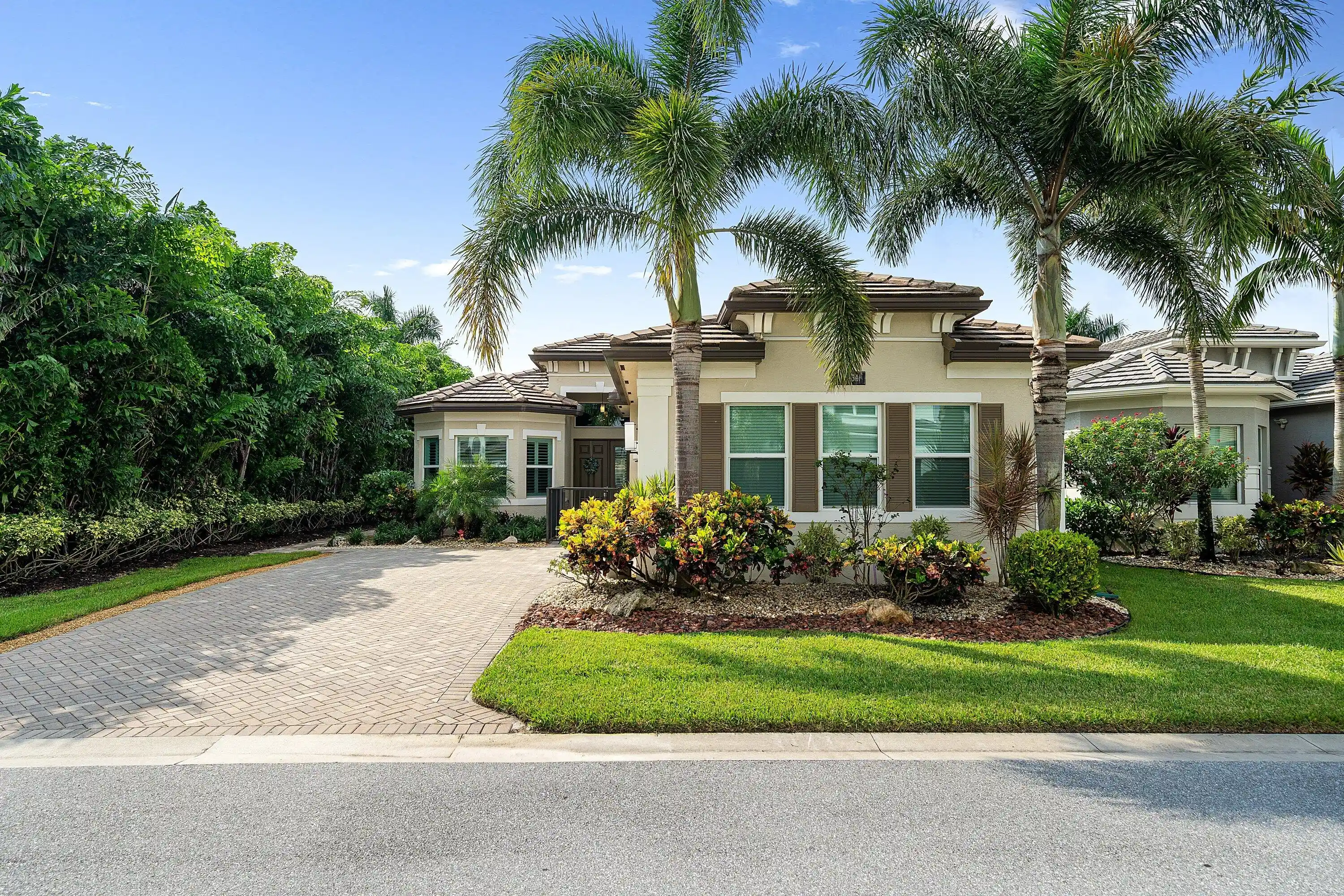 Single family home for sale at 7834 Waterford Isles Ln, Delray Beach, FL 33446 | MLS# B26086588