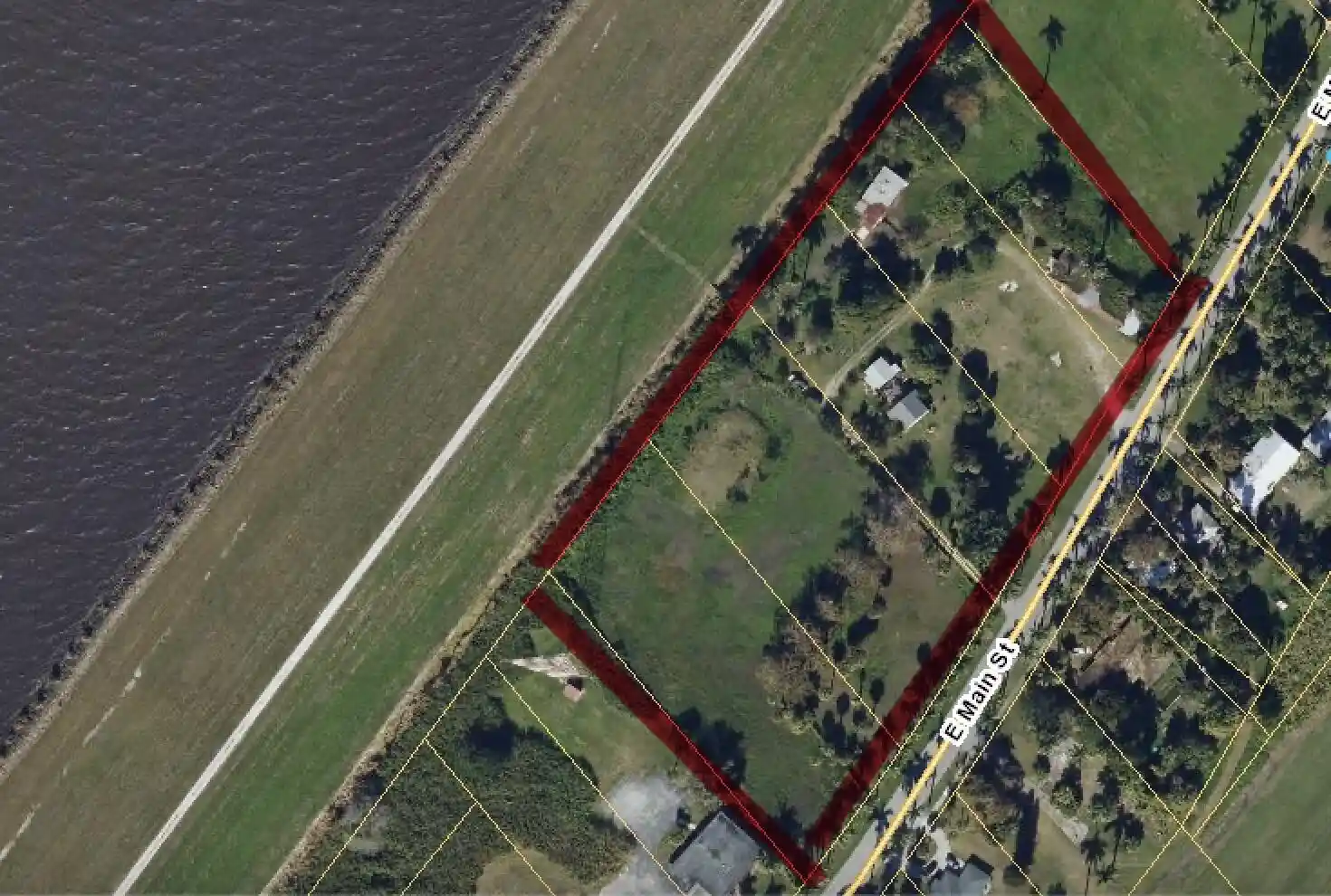 Single family home for sale at 1977 E Main St, Pahokee, FL 33476 | MLS# B26086777