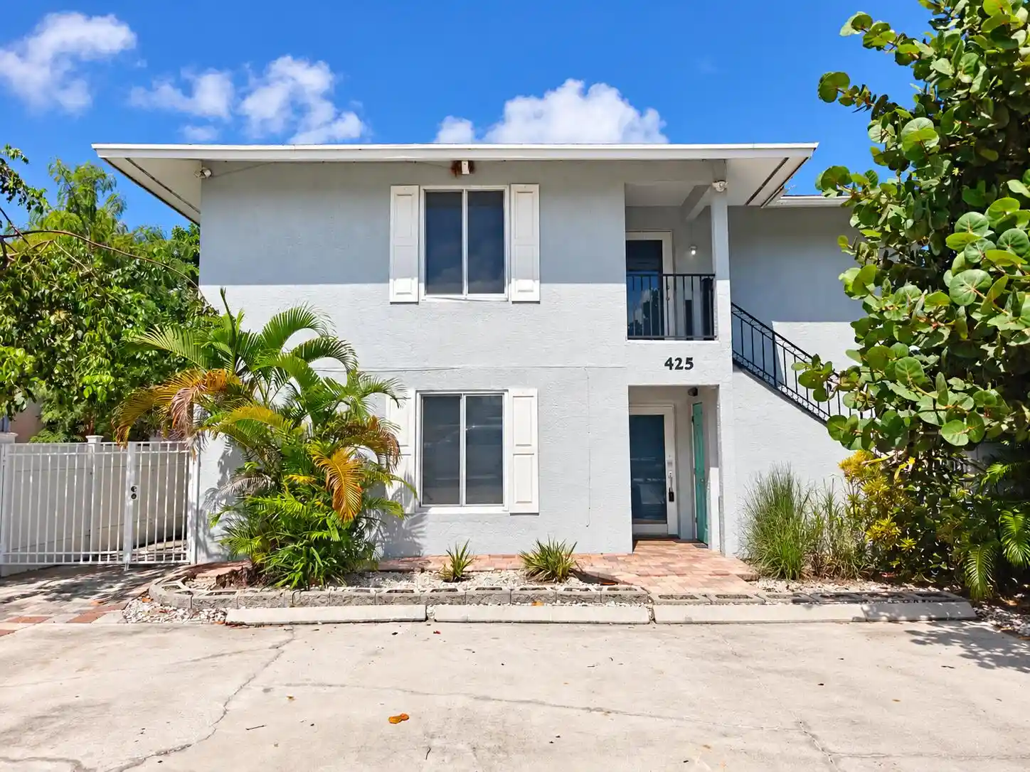 Multi family home for sale at 425 Nottingham Blvd, West Palm Beach, FL 33405 | MLS# B26086820