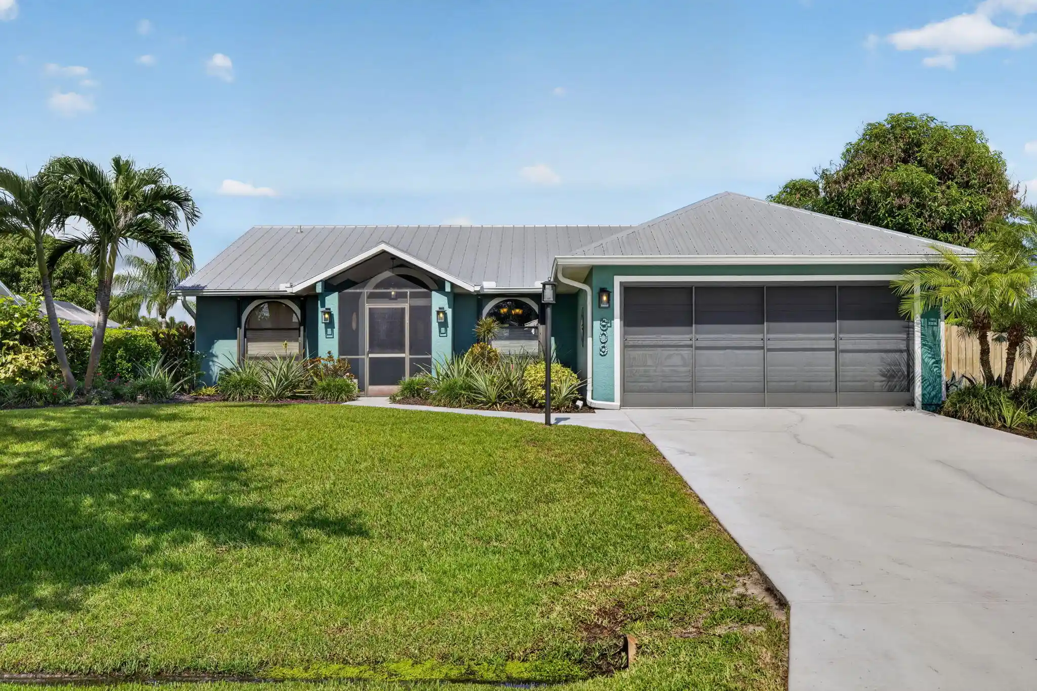 Photo 1 of Single family home for sale at 609 Se Barr St, Port Saint Lucie, FL 34984 | MLS# B26086875 | Listing updated on 2026-10-23