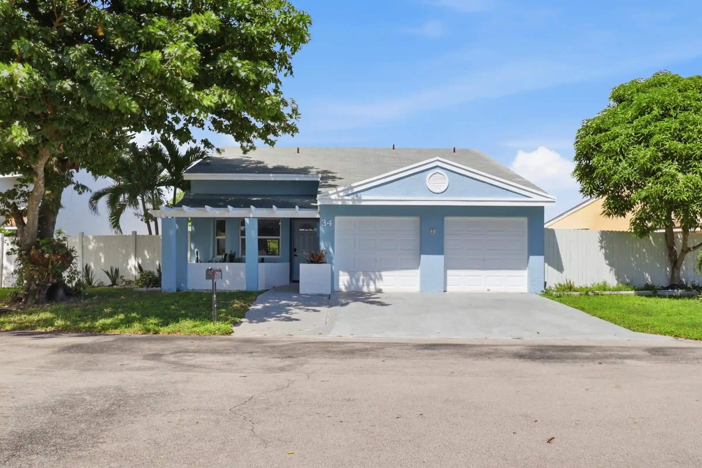 Photo 1 of Single family home for sale at 34 Paxford Ln, Boynton Beach, FL 33426 | MLS# B26086990 | Listing updated on 2026-10-20