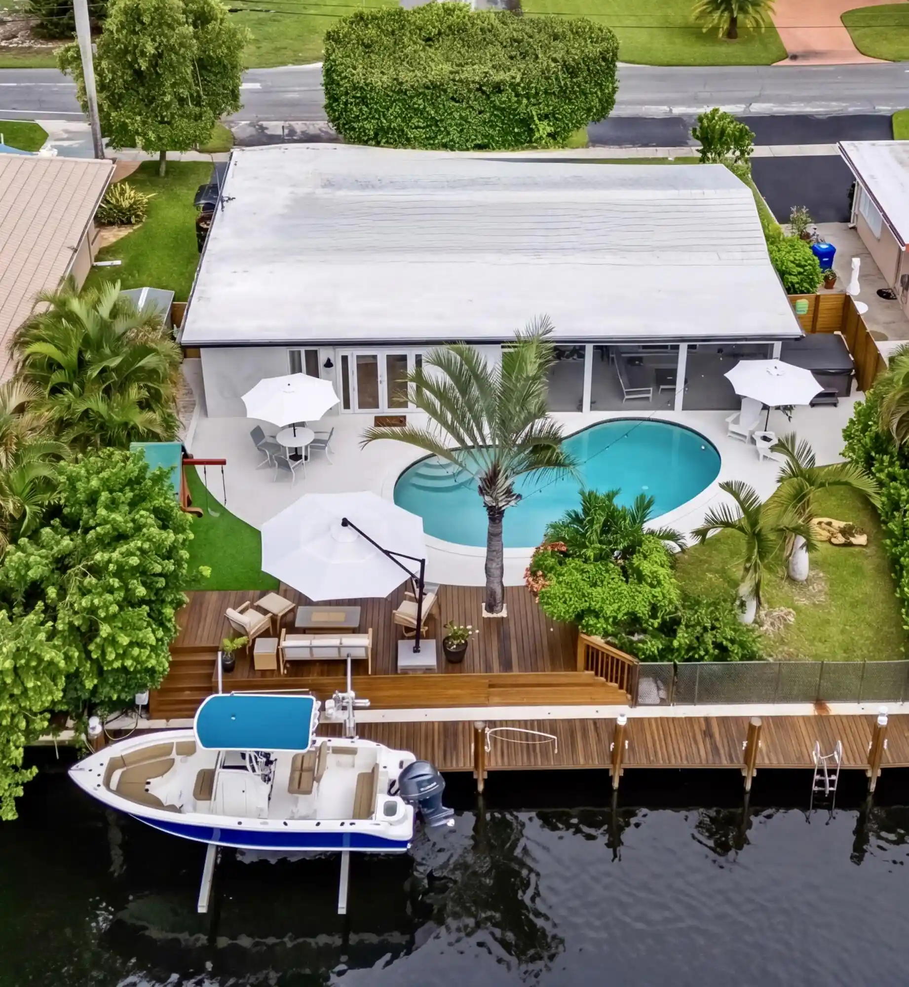 Single family home for sale at 160 SE 9th Street, Pompano Beach, FL 33060 | MLS# B26087186