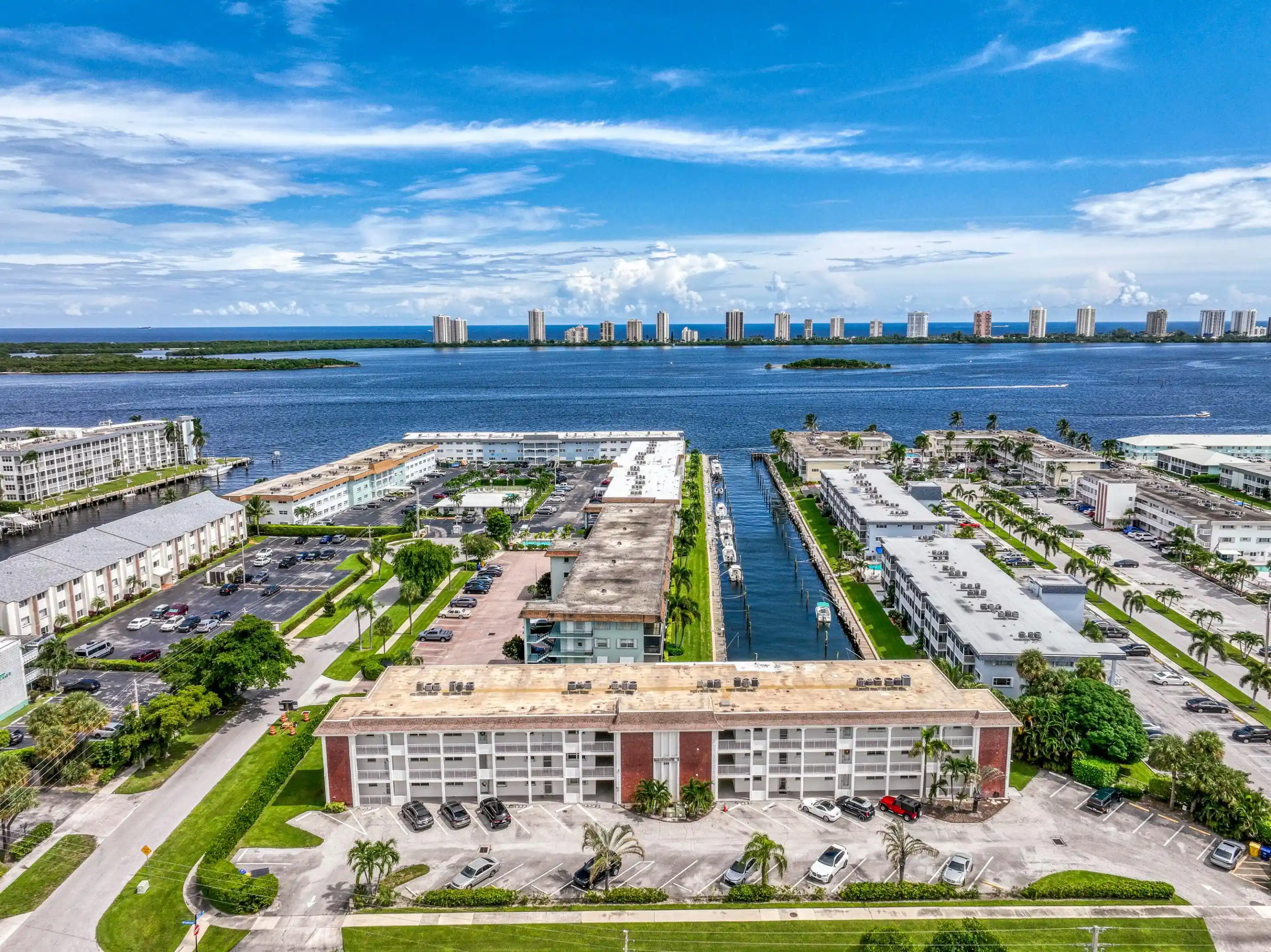 Condo for sale at 236 Castlewood Dr #205, North Palm Beach, FL 33408 | MLS# B26087292