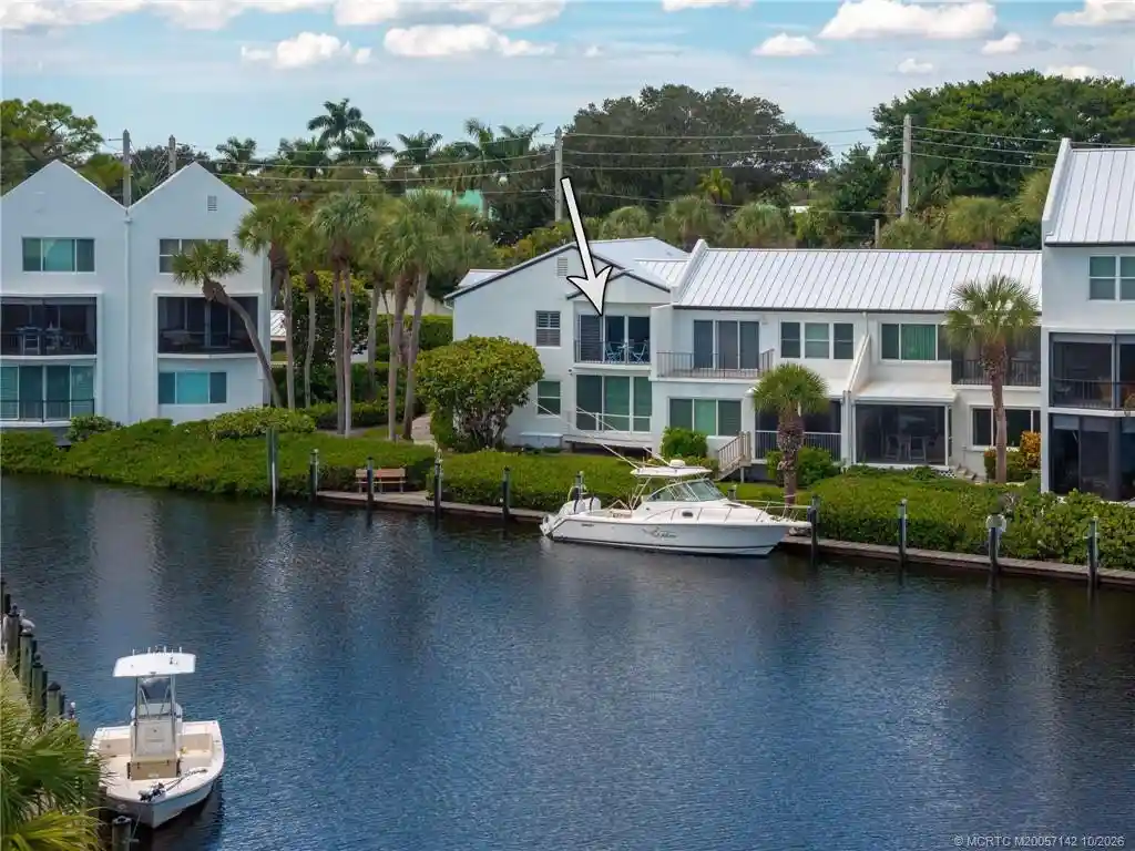 Listing Photo 1 - Condo for sale in 3901 SE Saint Lucie Blvd located at 3901 SE Saint Lucie Blvd, Stuart, FL 34997 - Unit #39