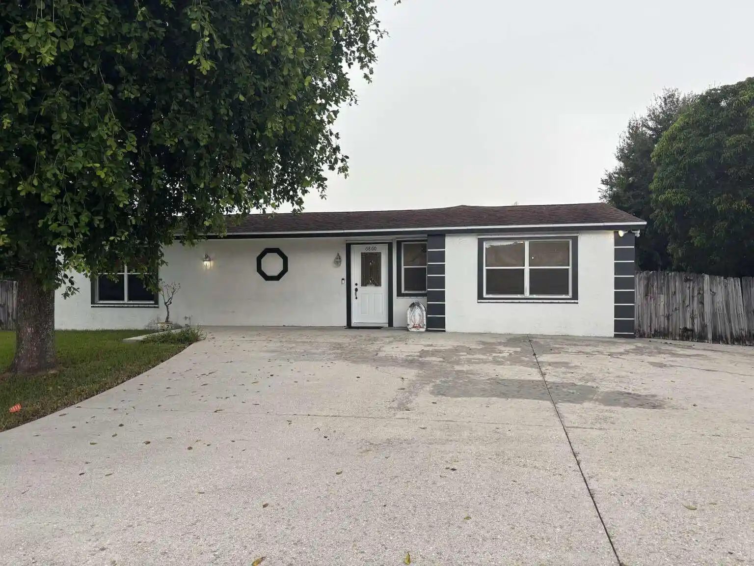 Single family home for sale at 6860 Venetian Dr, Lake Worth, FL 33462 | MLS# B26087561