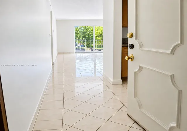 Listing Photo 4 - Condo for sale at Capri Gardens, Unit C301 11905 NE 2nd Avenue, Capri Gardens, South Miami, FL 33173 | Built Year: 1974-1974
