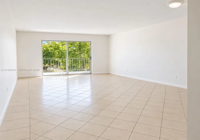 Listing Photo 5 - Condo for sale at Capri Gardens, Unit C301 11905 NE 2nd Avenue, Capri Gardens, South Miami, FL 33173 | Built Year: 1974-1974