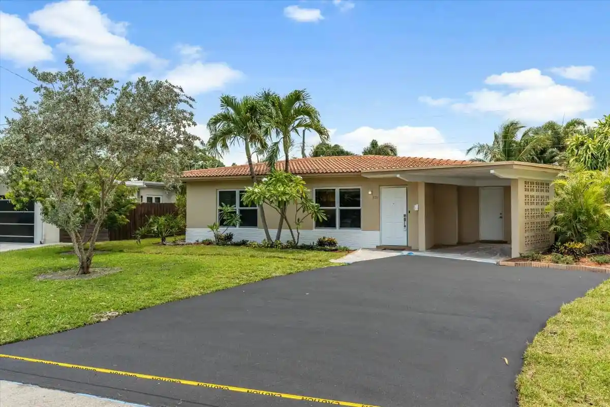 Single family home for sale at 3721 NE 16th Terrace, Oakland Park, FL 33334 | MLS# B26088088