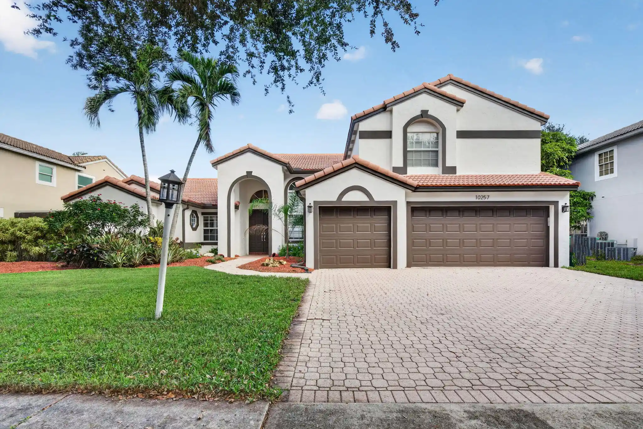 Single family home for sale at 10257 Bermuda Dr, Hollywood, FL 33026 | MLS# B26088115