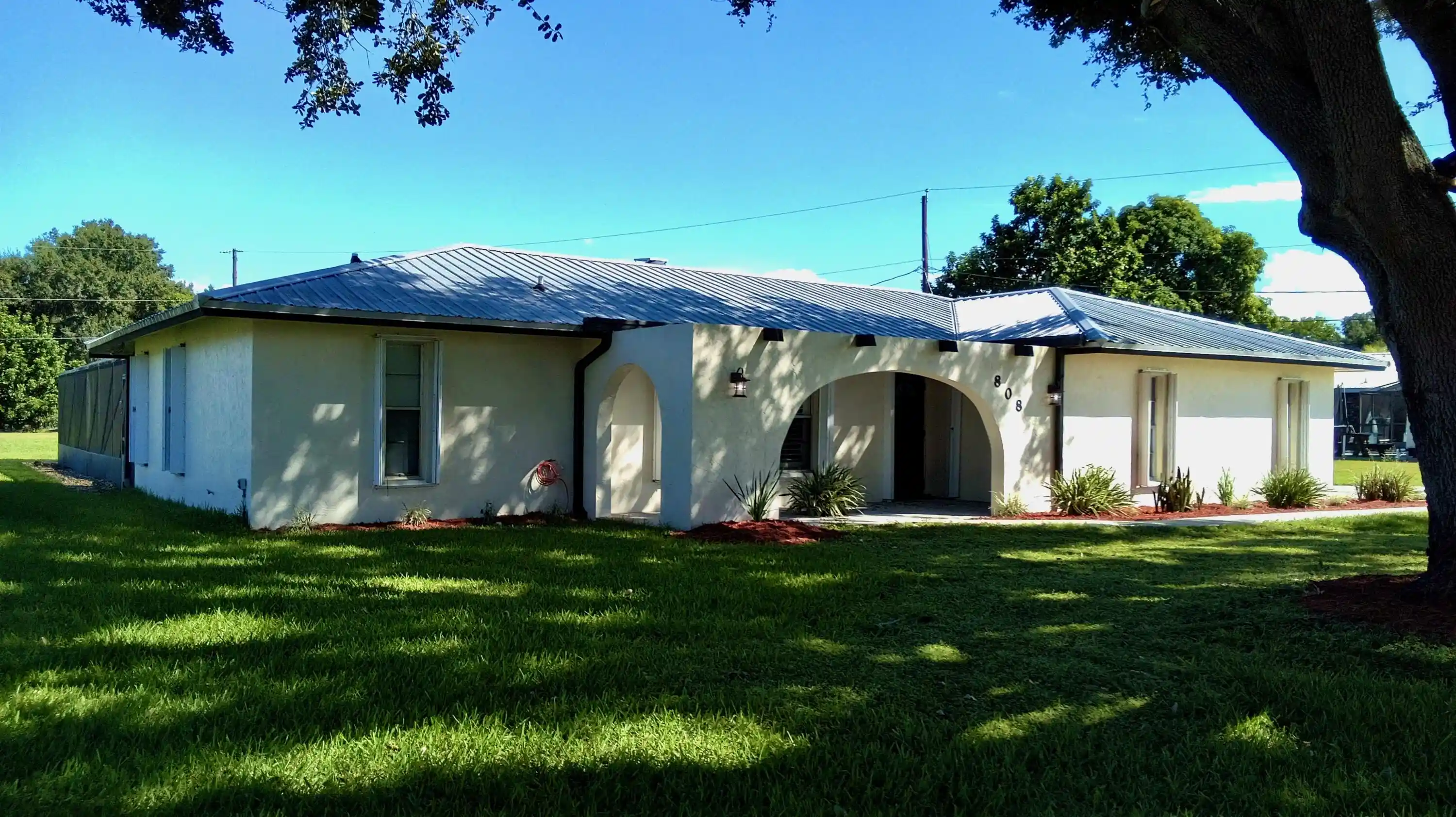 Single family home for sale at 808 Laurel St, Clewiston, FL 33440 | MLS# B26088334