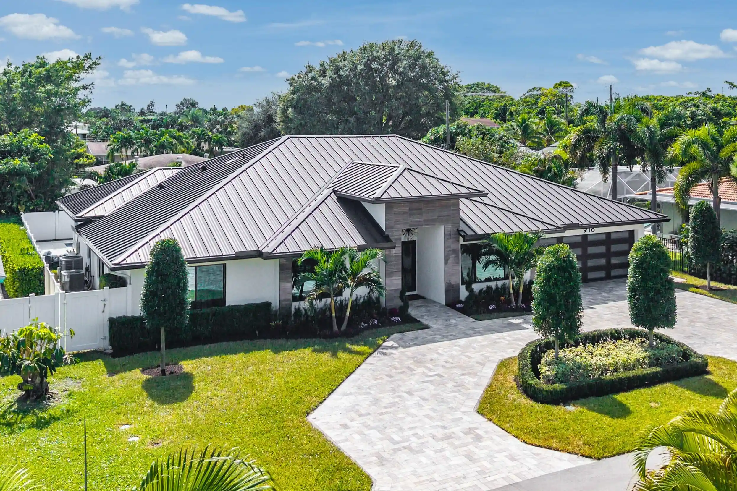 Photo 1 of Single family home for sale at 918 Sw 28th Avenue, Boynton Beach, FL 33435 | MLS# B26088760 | Listing updated on 2026-10-26