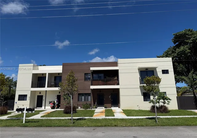 Multi family home for sale at 5927 Buchanan St, Hollywood, FL 33021 | MLS# A12106373