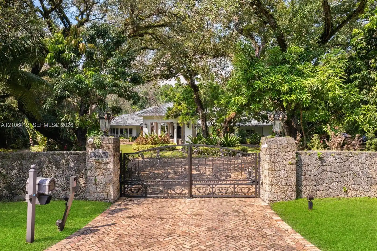 Photo 1 of Mansion for sale at 9400 Old Cutler Rd, Coral Gables, FL 33156 | MLS# A12106412 | Listing updated on 2026-10-31