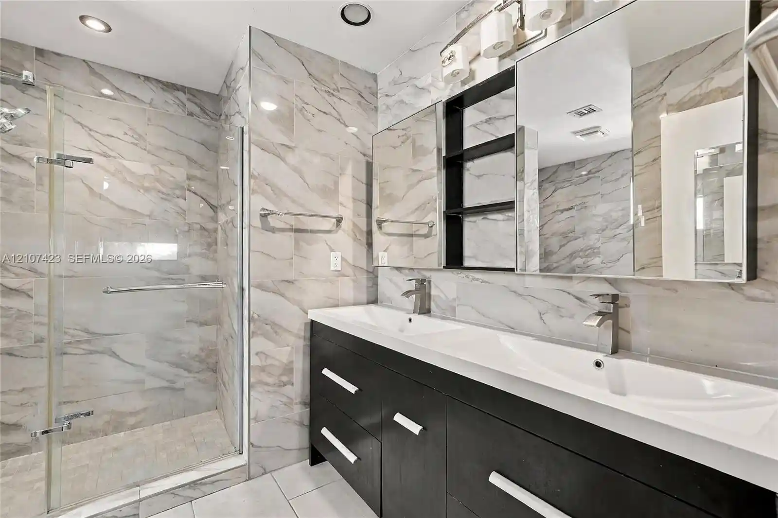 Townhouse for sale at 650 NE 195th Street, Miami, FL 33179 | MLS# A12107423