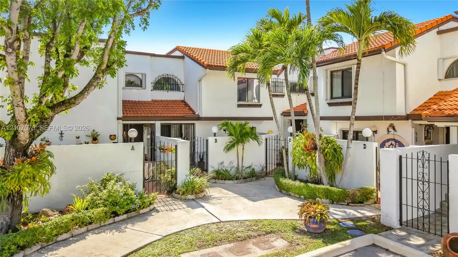 Listing Photo 1 - Condo for sale in 1291 Sw 124Th Ct located at 1291 Sw 124Th Ct, Miami, FL 33184 - Unit #19-B