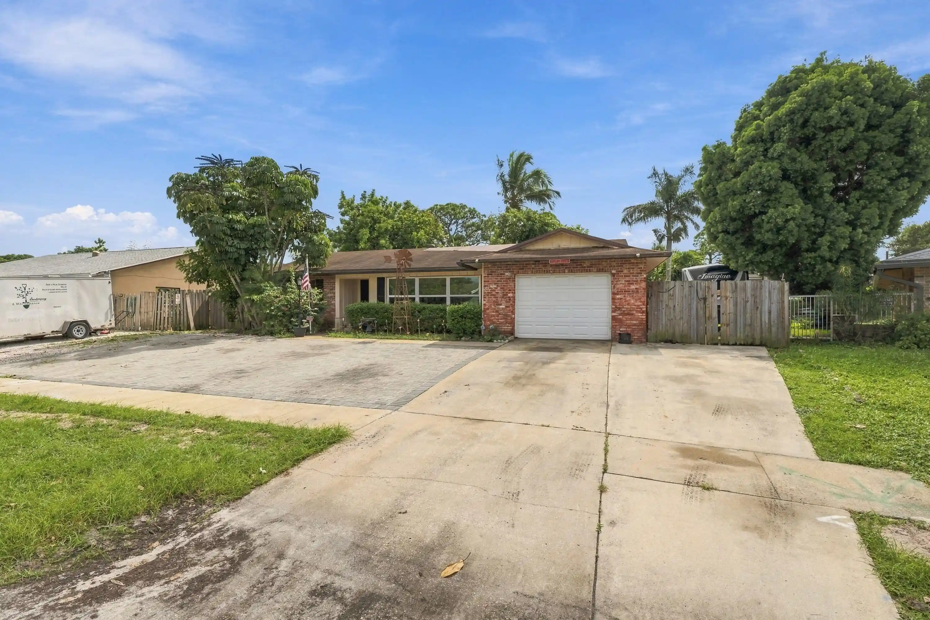 Single family home for sale at 1275 Scottsdale Rd S, West Palm Beach, FL 33417 | MLS# B26089131