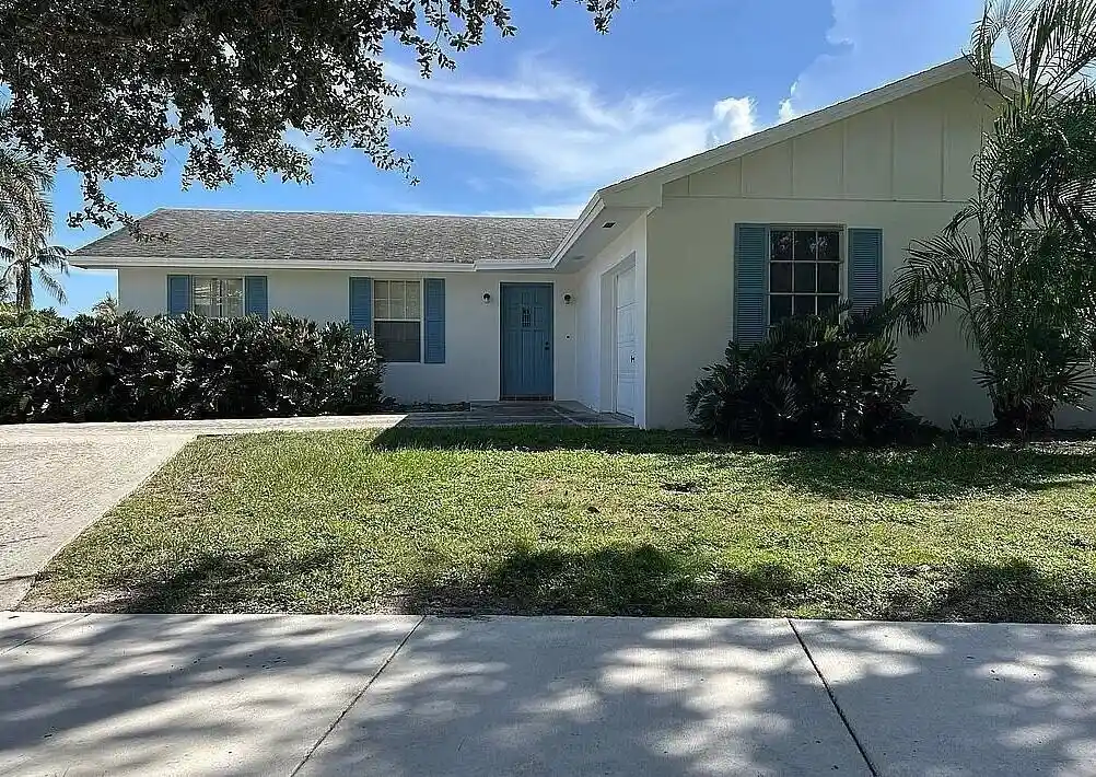 Single family home for sale at 336 Tequesta Dr, Tequesta, FL 33469 | MLS# B26089159