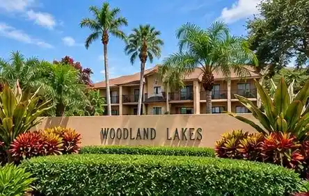 Condo for sale at 5344 Woodland Lakes Dr #225, Palm Beach Gardens, FL 33418 | MLS# B26089274