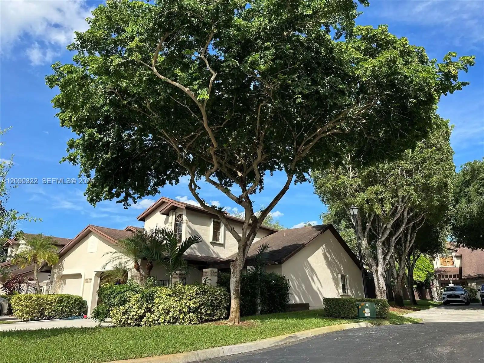 Photo 1 of Townhouse for sale at 10061 Sw 137th Place, Miami, FL 33186 | MLS# A12095322 | Listing updated on 2026-10-25