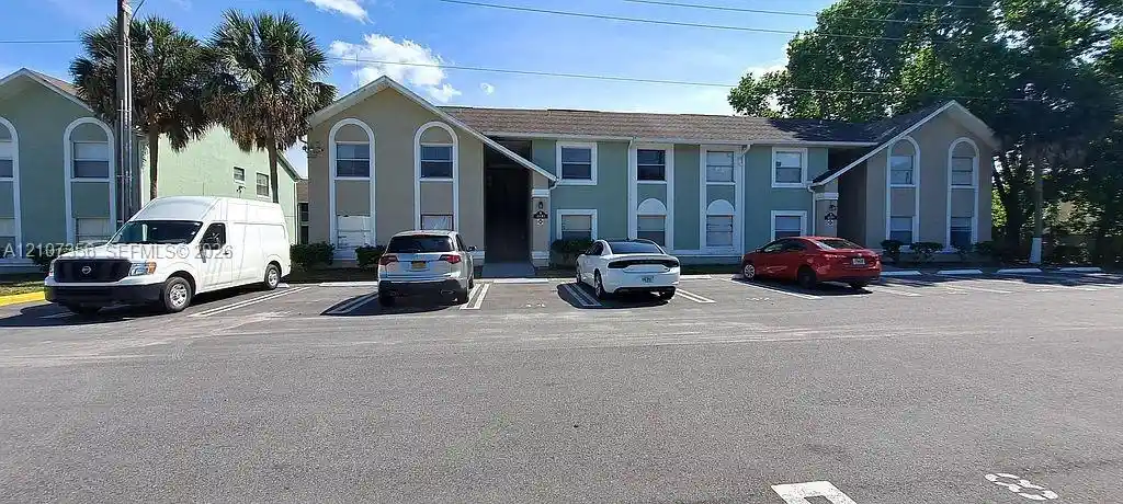 Photo 1 of Condo for sale at 4100 Pershing Pointe Pl #4, Orlando, FL 32822 | MLS# A12107356 | Listing updated on 2026-10-17