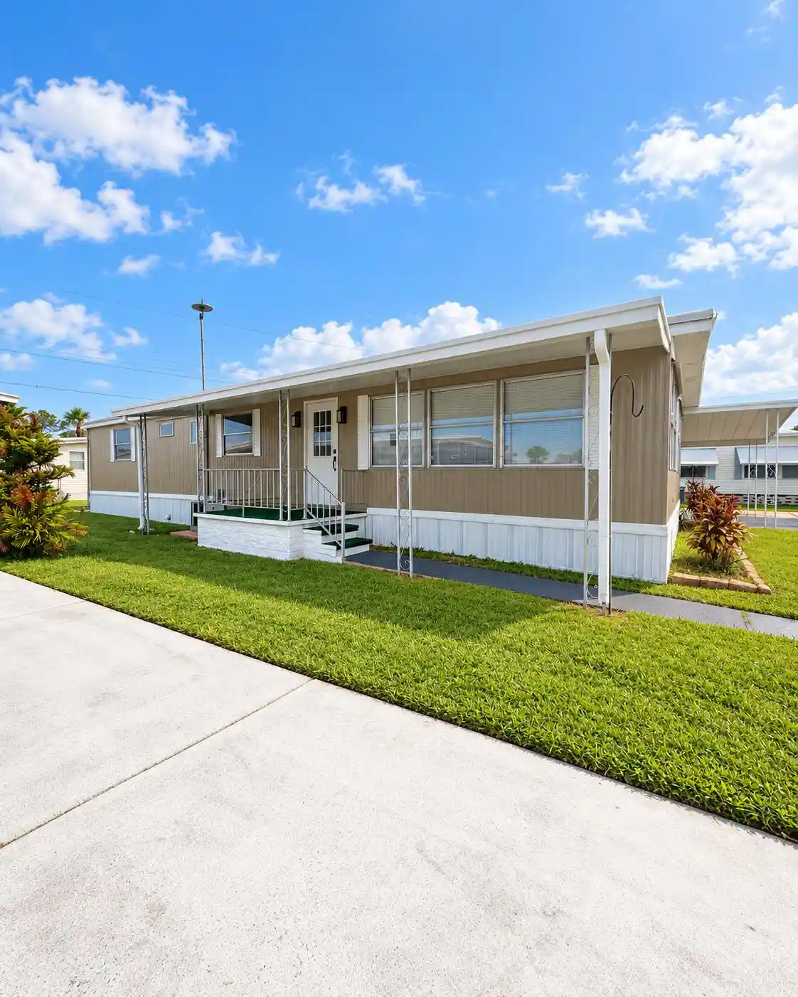 Photo 1 of Manufactured home for sale at 171 Jeff St, Lakeland, FL 33815 | MLS# B26090141 | Listing updated on 2026-10-29