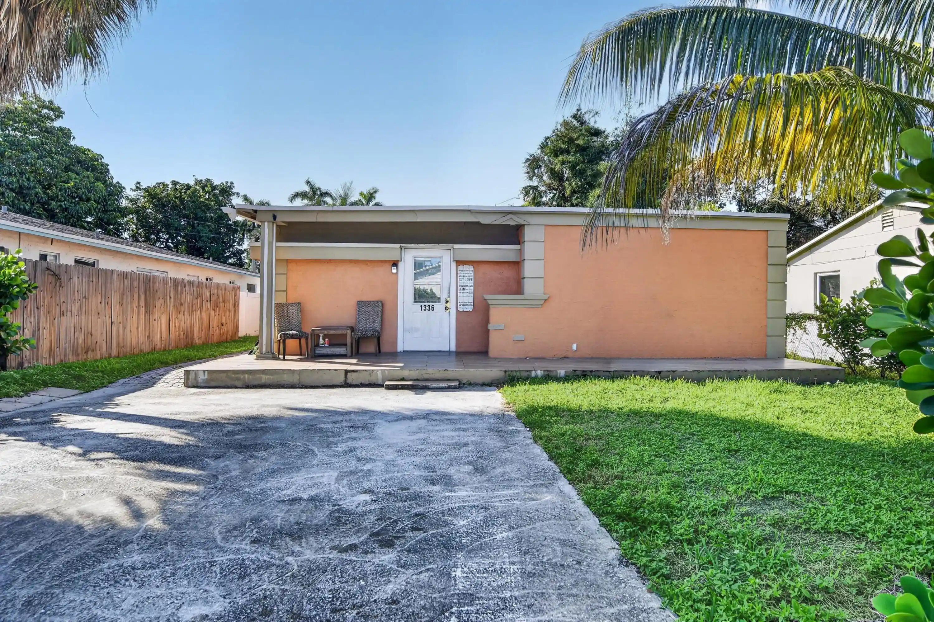 Single family home for sale at 1336 Longwood St, West Palm Beach, FL 33401 | MLS# B26090173