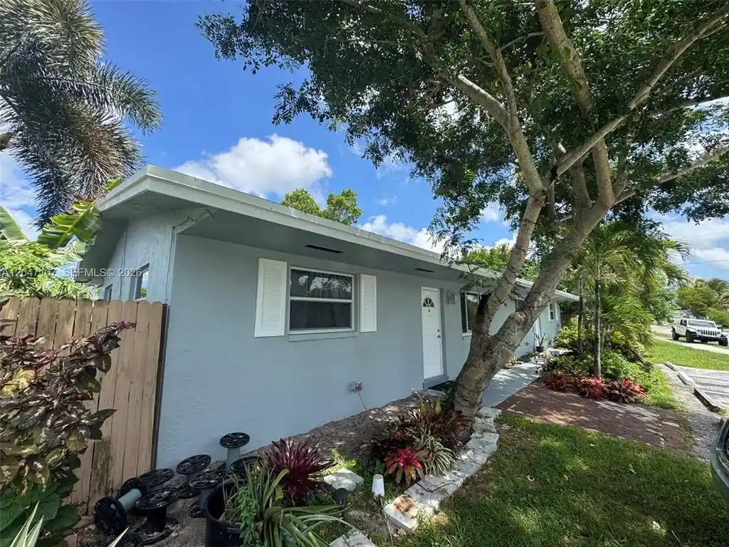 Photo 1 of Multi family home for sale at 2200 Sw 42nd Avenue, Fort Lauderdale, FL 33317 | MLS# B26090375 | Listing updated on 2026-10-28
