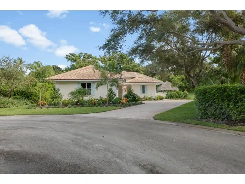 Single family home for sale at 112 Cormorant Ct, Vero Beach, FL 32963 | MLS# B26090452